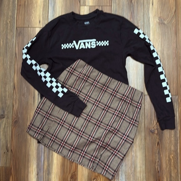 Love On A Hanger Plaid Mini Skirt Size 5 Maroon and Tan Plaid - Picture 1 of 6